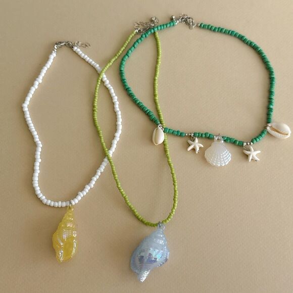 Anthropologie Jewelry - Shell Pendant Beaded Necklaces Set N1525